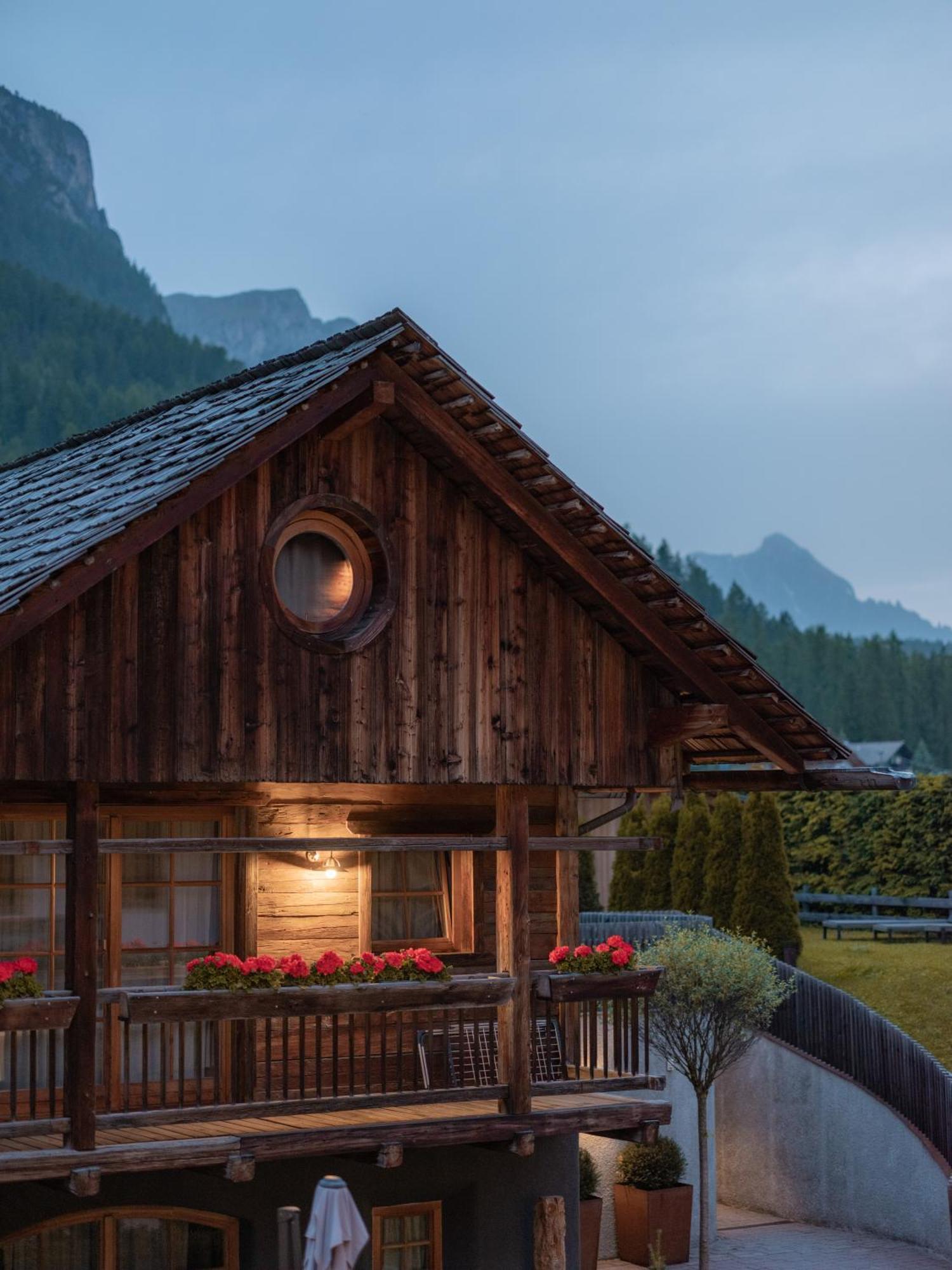Sportony Mountain Lodges 拉维拉 外观 照片